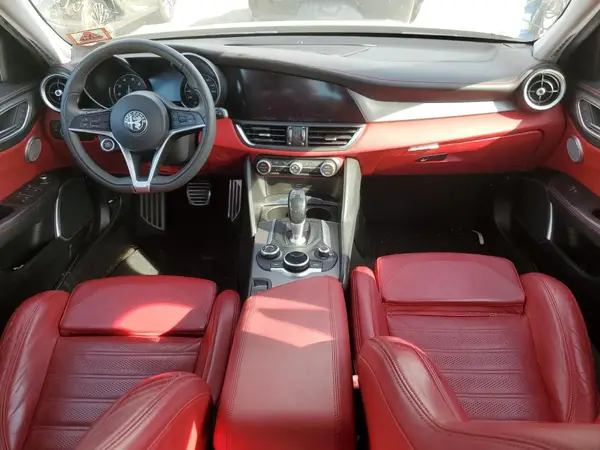 ZARFAEEN5J7583754 2018 ALFA ROMEO GIULIA - Image 8
