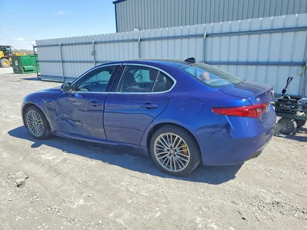 ZARFAEEN5J7589425 2018 ALFA ROMEO GIULIA - Image 2