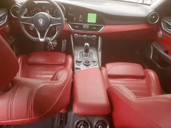 ZARFAEEN5J7593619 2018 ALFA ROMEO GIULIA - Image 8