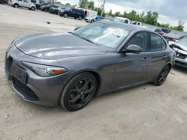 ZARFAEEN5J7596391 2018 ALFA ROMEO GIULIA - Image 1