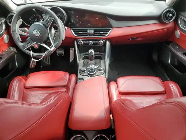 ZARFAEEN5J7596391 2018 ALFA ROMEO GIULIA - Image 8