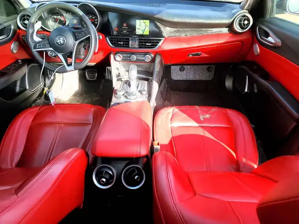 ZARFAEEN5J7599016 2018 ALFA ROMEO GIULIA - Image 8