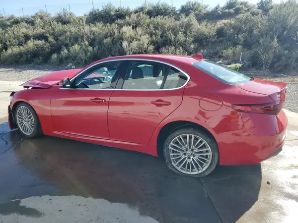 ZARFAEEN6H7538249 2017 ALFA ROMEO GIULIA - Image 2