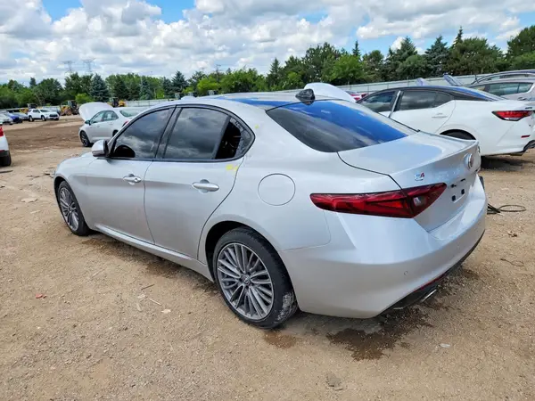 ZARFAEEN6H7546545 2017 ALFA ROMEO GIULIA - Image 2
