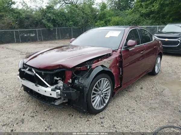 ZARFAEEN6H7547971 2017 ALFA ROMEO GIULIA - Image 2