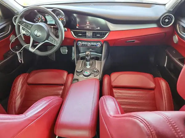 ZARFAEEN6H7549302 2017 ALFA ROMEO GIULIA - Image 8