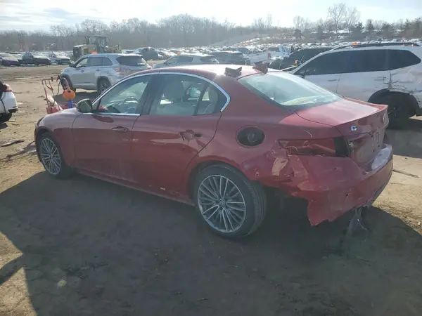 ZARFAEEN6H7553267 2017 ALFA ROMEO GIULIA - Image 2