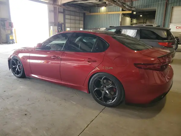ZARFAEEN6H7553298 2017 ALFA ROMEO GIULIA - Image 2