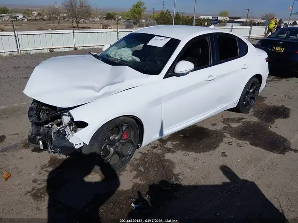 ZARFAEEN6H7554998 2017 ALFA ROMEO GIULIA - Image 2