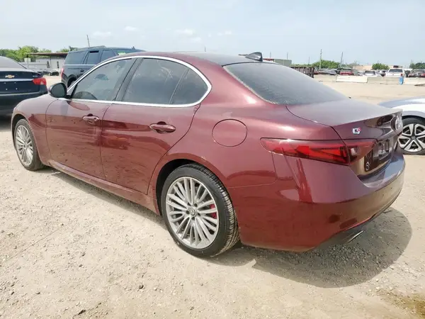 ZARFAEEN6H7558288 2017 ALFA ROMEO GIULIA - Image 2