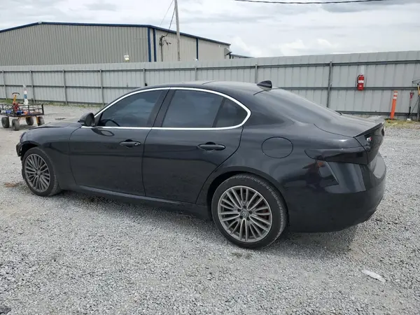 ZARFAEEN6H7558310 2017 ALFA ROMEO GIULIA - Image 2