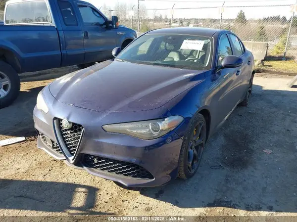 ZARFAEEN6H7561997 2017 ALFA ROMEO GIULIA - Image 2