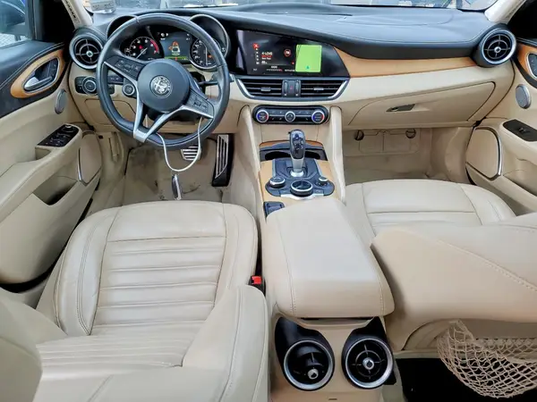 ZARFAEEN6J7565960 2018 ALFA ROMEO GIULIA - Image 8