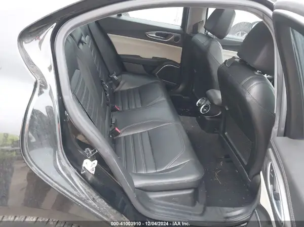 ZARFAEEN6J7571404 2018 ALFA ROMEO GIULIA - Image 8