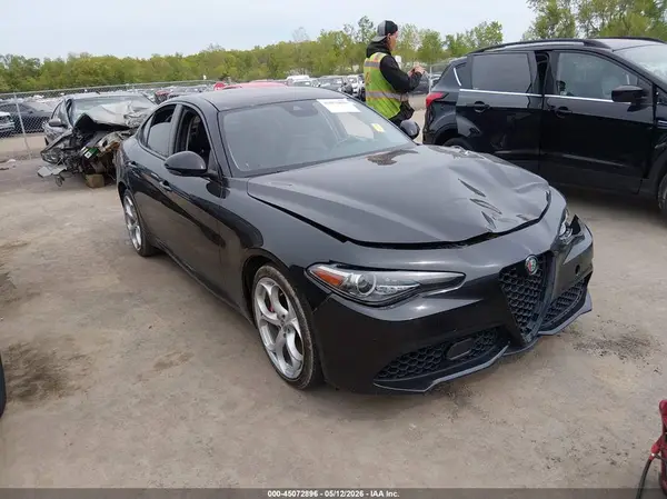 ZARFAEEN6J7577591 2018 ALFA ROMEO GIULIA