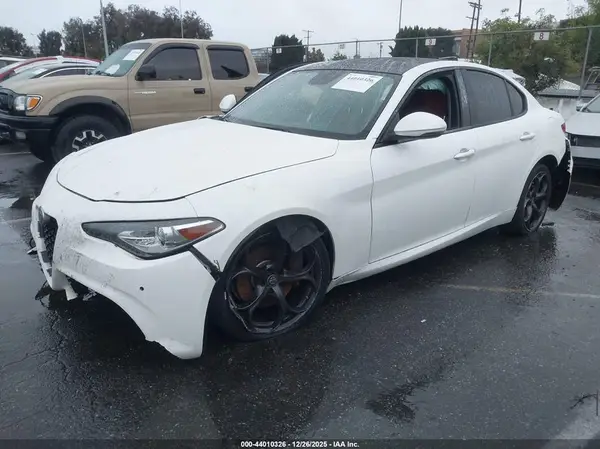 ZARFAEEN7H7537868 2017 ALFA ROMEO GIULIA - Image 2