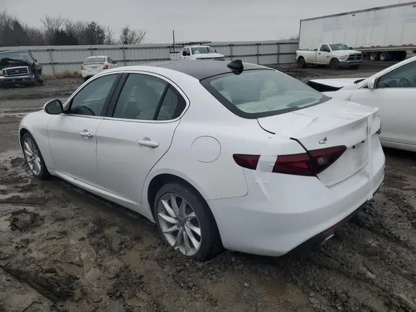 ZARFAEEN7H7537997 2017 ALFA ROMEO GIULIA - Image 2