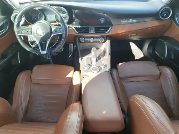 ZARFAEEN7H7540141 2017 ALFA ROMEO GIULIA - Image 8