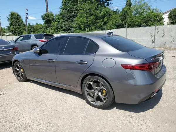 ZARFAEEN7H7543394 2017 ALFA ROMEO GIULIA - Image 2