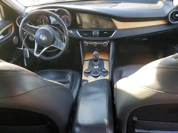 ZARFAEEN7H7550149 2017 ALFA ROMEO GIULIA - Image 8