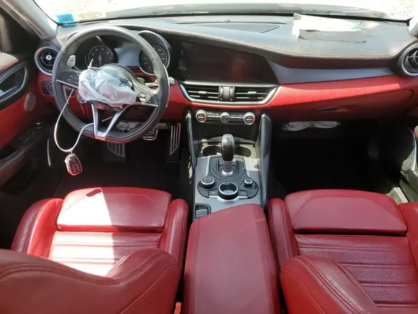 ZARFAEEN7H7555268 2017 ALFA ROMEO GIULIA - Image 8