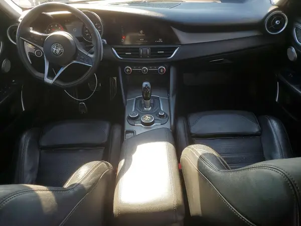 ZARFAEEN7H7561989 2017 ALFA ROMEO GIULIA - Image 8