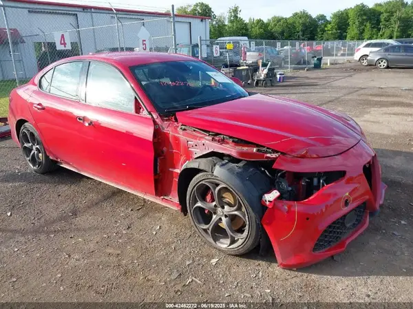 ZARFAEEN7J7576238 2018 ALFA ROMEO GIULIA - Image 1