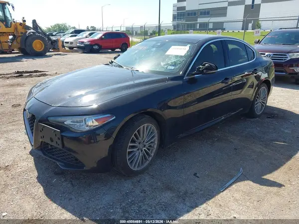 ZARFAEEN7J7576711 2018 ALFA ROMEO GIULIA - Image 2