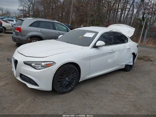 ZARFAEEN7J7578443 2018 ALFA ROMEO GIULIA - Image 2
