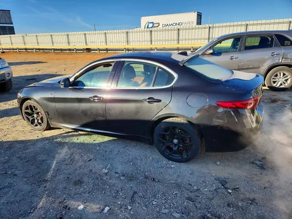 ZARFAEEN7J7592052 2018 ALFA ROMEO GIULIA - Image 2