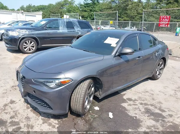 ZARFAEEN7J7596537 2018 ALFA ROMEO GIULIA - Image 2
