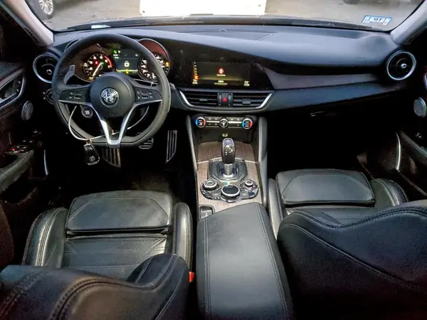 ZARFAEEN8H7529746 2017 ALFA ROMEO GIULIA - Image 8