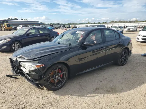 ZARFAEEN8H7535076 2017 ALFA ROMEO GIULIA - Image 1