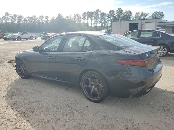 ZARFAEEN8H7535076 2017 ALFA ROMEO GIULIA - Image 2