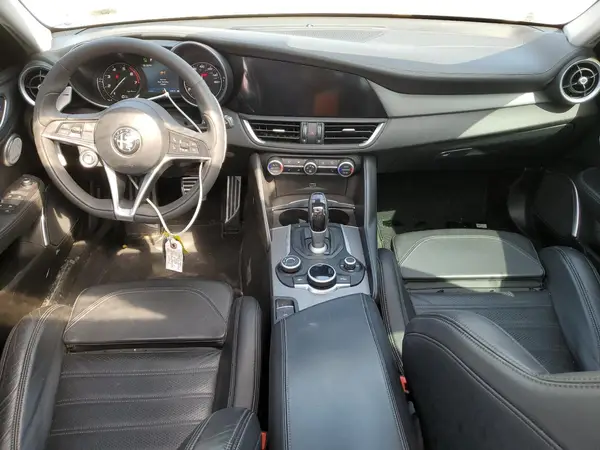 ZARFAEEN8H7538074 2017 ALFA ROMEO GIULIA - Image 8