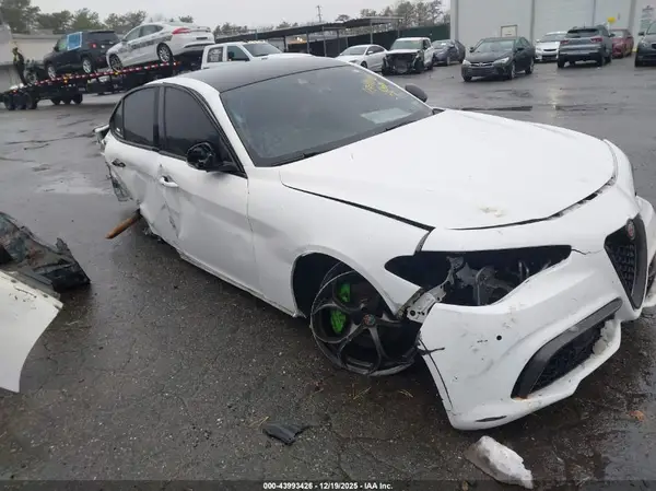 ZARFAEEN8H7549978 2017 ALFA ROMEO GIULIA