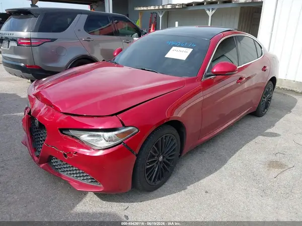 ZARFAEEN8H7550242 2017 ALFA ROMEO GIULIA - Image 2