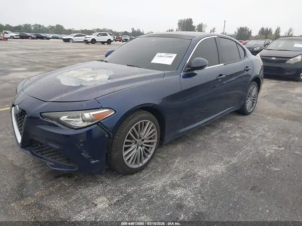 ZARFAEEN8H7551469 2017 ALFA ROMEO GIULIA - Image 2