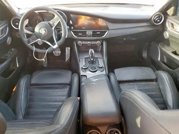 ZARFAEEN8J7565667 2018 ALFA ROMEO GIULIA - Image 8