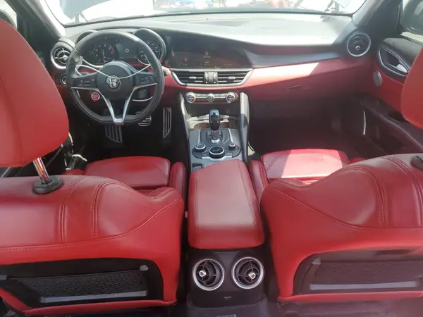 ZARFAEEN8J7573994 2018 ALFA ROMEO GIULIA - Image 8