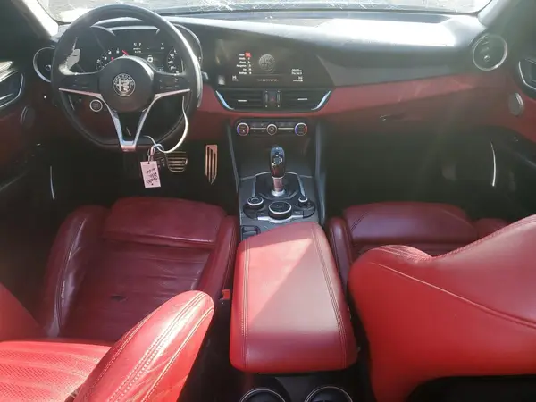 ZARFAEEN8J7597325 2018 ALFA ROMEO GIULIA - Image 8