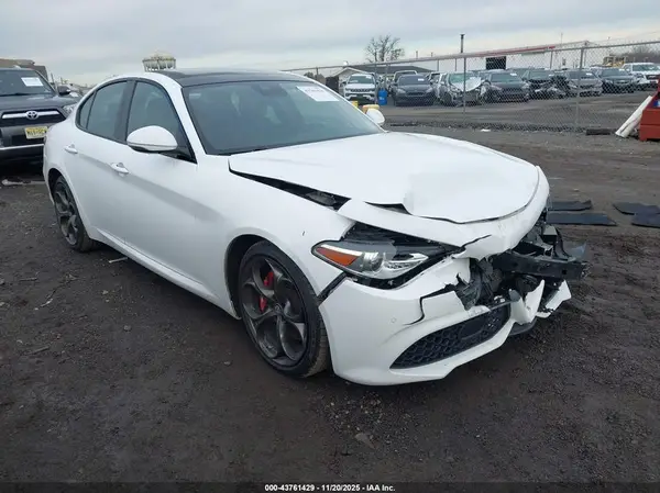 ZARFAEEN8J7597356 2018 ALFA ROMEO GIULIA