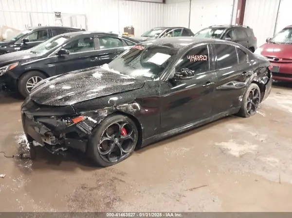 ZARFAEEN8J7597597 2018 ALFA ROMEO GIULIA - Image 2