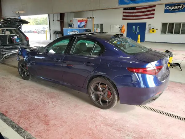 ZARFAEEN9H7542652 2017 ALFA ROMEO GIULIA - Image 2