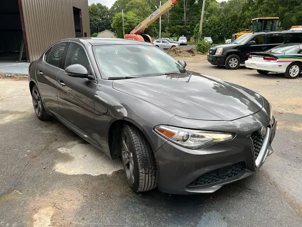 ZARFAEEN9H7544398 2017 ALFA ROMEO GIULIA - Image 1