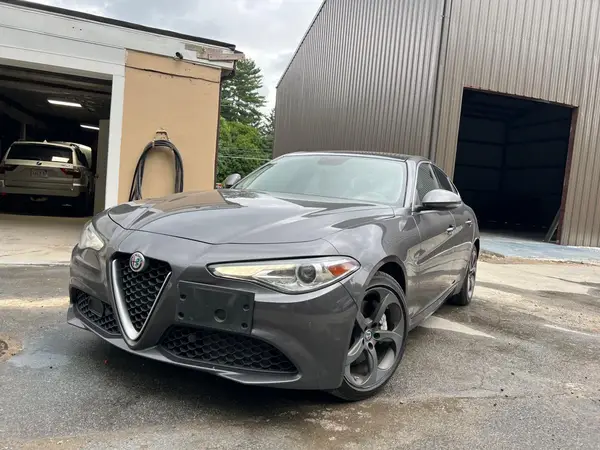 ZARFAEEN9H7544398 2017 ALFA ROMEO GIULIA - Image 2