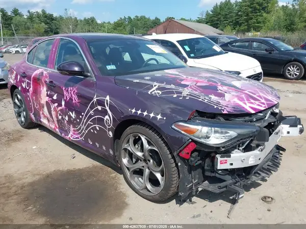 ZARFAEEN9H7553571 2017 ALFA ROMEO GIULIA - Image 1