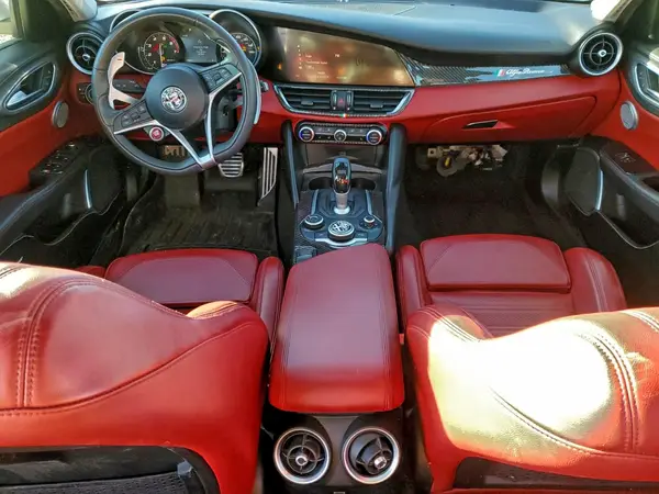 ZARFAEEN9H7556941 2017 ALFA ROMEO GIULIA - Image 8
