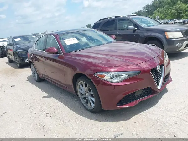 ZARFAEEN9H7558012 2017 ALFA ROMEO GIULIA - Image 1