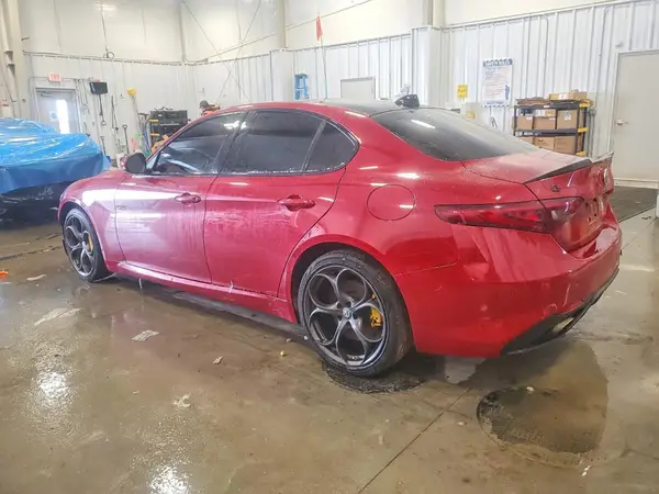 ZARFAEEN9H7559256 2017 ALFA ROMEO GIULIA - Image 2